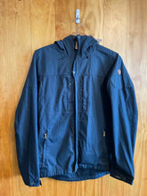 Load image into Gallery viewer, Size Large Fjall Raven Men's Jacket
