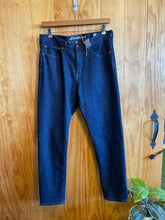 Load image into Gallery viewer, Size 34 Eddie Bauer Men&#39;s Jeans
