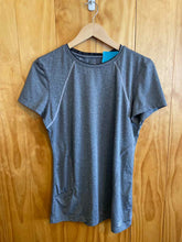 Load image into Gallery viewer, Size L Road Runner Sports Grey Women's Short Sleeve Shirt
