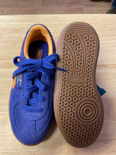 Load image into Gallery viewer, Puma Shoes
