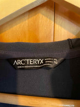 Load image into Gallery viewer, Size XL Arc&#39;teryx Midnight blue Women&#39;s Long Sleeve Shirt
