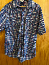 Load image into Gallery viewer, Size XL Wrangler Men's Short Sleeve Shirt
