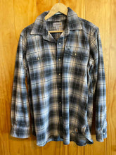 Load image into Gallery viewer, Size L Carhartt Men&#39;s Flannel
