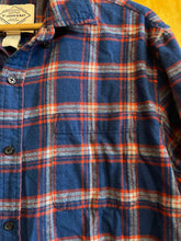 Load image into Gallery viewer, Size Large St John's Bay Men's Sweater &amp; Sweatshirt
