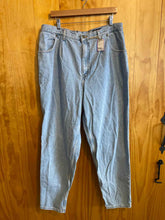 Load image into Gallery viewer, Size 18 Eddie Bauer Light Blue Women&#39;s Jeans
