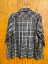 Load image into Gallery viewer, Size M Wrangler Men's Flannel

