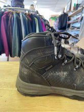 Load image into Gallery viewer, Women's Shoe Size 6 vasque Black Hiking Boots
