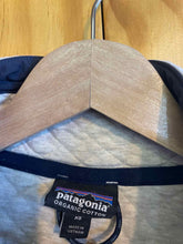 Load image into Gallery viewer, Size XS Patagonia Cream Women's Sweater &amp; Sweatshirt
