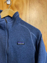 Load image into Gallery viewer, Size Medium Patagonia Blue Women's Sweater &amp; Sweatshirt

