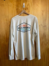 Load image into Gallery viewer, Size XL Billabong Men&#39;s Long Sleeve Shirt
