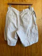 Load image into Gallery viewer, Size 34 Columbia Men's Shorts
