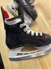 Load image into Gallery viewer, Bauer Ice Skates
