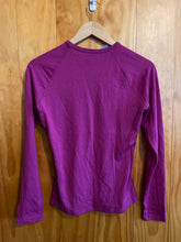 Load image into Gallery viewer, Size Medium Icebreaker Pink Women's Long Sleeve Shirt
