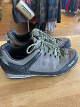 Load image into Gallery viewer, 11.5 Salewa Men&#39;s Hiking Boots
