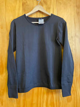 Load image into Gallery viewer, Size Medium Terramar Black Women's Long Sleeve Shirt

