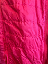Load image into Gallery viewer, Size M Ice Breaker Men's Vest
