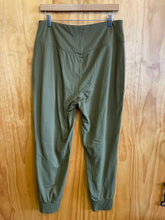 Load image into Gallery viewer, Size Medium Alaskan Hardgear Men's Pants
