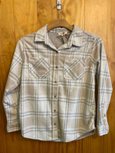 Load image into Gallery viewer, Size Medium beachlunchlounge Cream Women's Flannel
