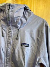 Load image into Gallery viewer, Women Size L Patagonia Lavender Women&#39;s Rain Jacket

