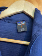 Load image into Gallery viewer, Size Small Patagonia Navy Women&#39;s Base Layer Top
