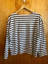 Load image into Gallery viewer, Size XL Everlane White Women&#39;s Sweater &amp; Sweatshirt
