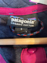 Load image into Gallery viewer, Size S Patagonia Navy Women's Fleece Sweatshirt
