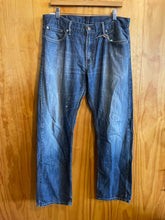 Load image into Gallery viewer, Size 34 Levi's Men's Jeans
