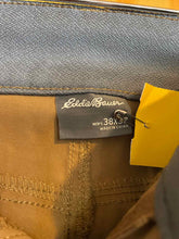 Load image into Gallery viewer, Size 38x32 Eddie Bauer Men&#39;s Pants
