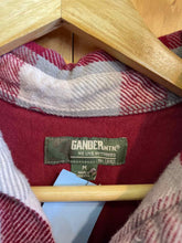 Load image into Gallery viewer, Size M Gander Mountain Men&#39;s Flannel
