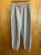 Load image into Gallery viewer, Size L Comfrt Grey Women&#39;s Pants
