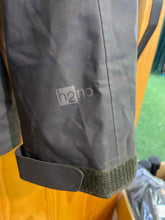 Load image into Gallery viewer, Size M Patagonia Men&#39;s Winter Jacket
