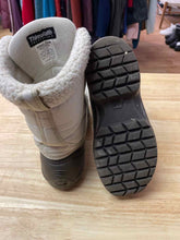 Load image into Gallery viewer, Shoe Size 7.5 Sorel Cream Women&#39;s Winter Boots
