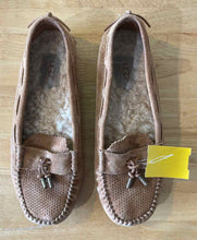 Load image into Gallery viewer, Women&#39;s Shoe Size 8 UGG Brown Slippers
