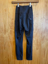 Load image into Gallery viewer, Size XS Patagonia Black Women&#39;s Leggings
