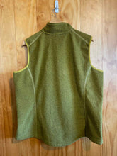 Load image into Gallery viewer, Size XL Duluth Trading Men's Vest
