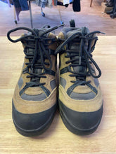 Load image into Gallery viewer, Women's Shoe Size 8 vasque Brown Hiking Boots
