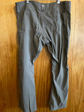 Load image into Gallery viewer, Kuhl Men's Hiking Pants
