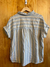 Load image into Gallery viewer, Size Unknown Unknown Women's Short Sleeve Shirt
