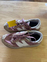 Load image into Gallery viewer, Women's Shoe Size 9 New Balance Pink Casual Shoes
