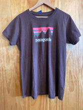 Load image into Gallery viewer, Size XL Patagonia Brown Women&#39;s Short Sleeve Shirt
