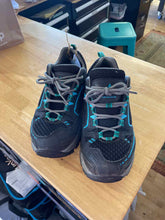 Load image into Gallery viewer, Women's Shoe Size 8 vasque Black Hiking Shoes

