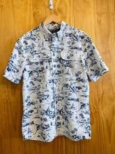 Load image into Gallery viewer, Size Large Chaps Men's Short Sleeve Shirt
