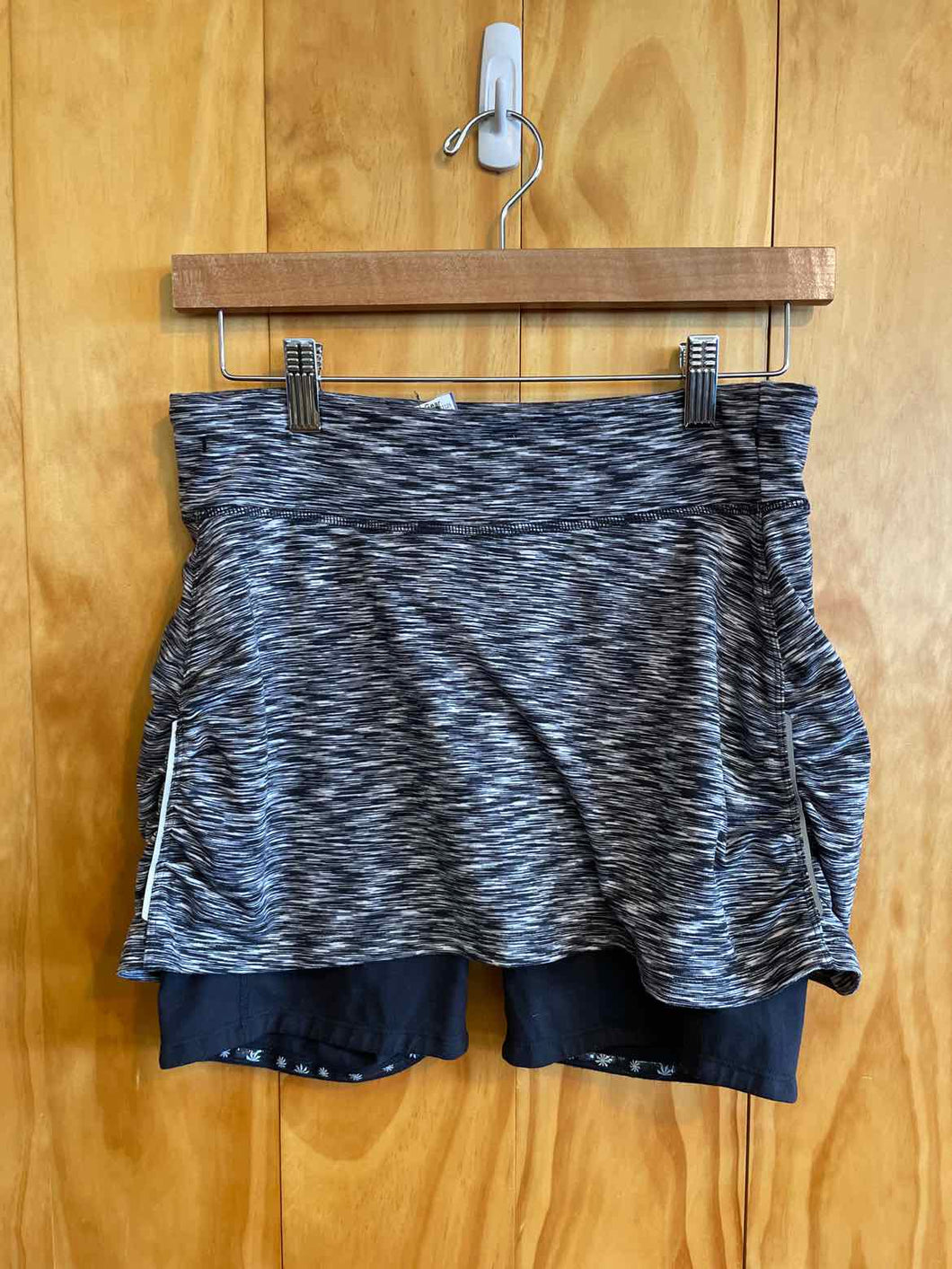 Size S Athleta B&W Skort