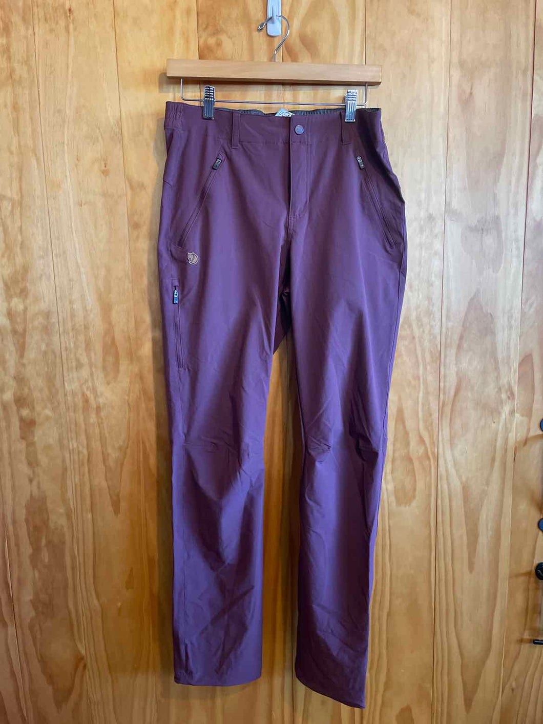 Size 8 Fjall Raven Maroon Women's Pants