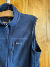 Load image into Gallery viewer, Size Medium Patagonia Men's Vest
