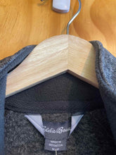 Load image into Gallery viewer, Size M Eddie Bauer Men&#39;s Fleece
