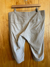 Load image into Gallery viewer, Size 16 The North Face Tan Women's Shorts
