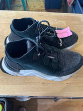 Load image into Gallery viewer, Women's Shoe Size 8.5 Sorel Black Casual Shoes

