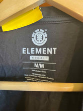 Load image into Gallery viewer, Size M Element Men's Short Sleeve Shirt
