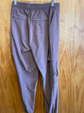 Load image into Gallery viewer, Size 2 Athleta Mauve Joggers
